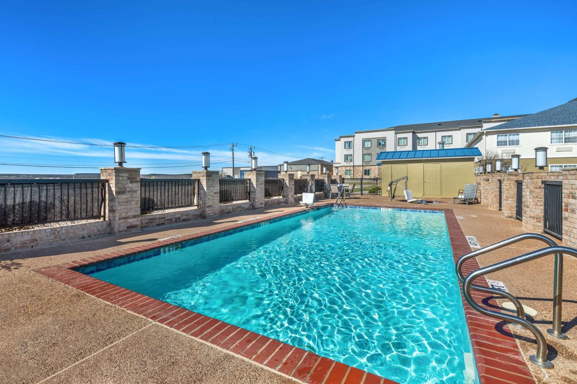 Best Western Club House Inn & Suites Mineral Wells Экстерьер фото
