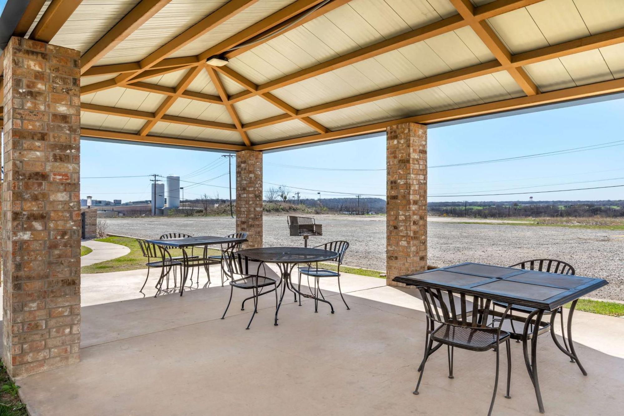 Best Western Club House Inn & Suites Mineral Wells Экстерьер фото