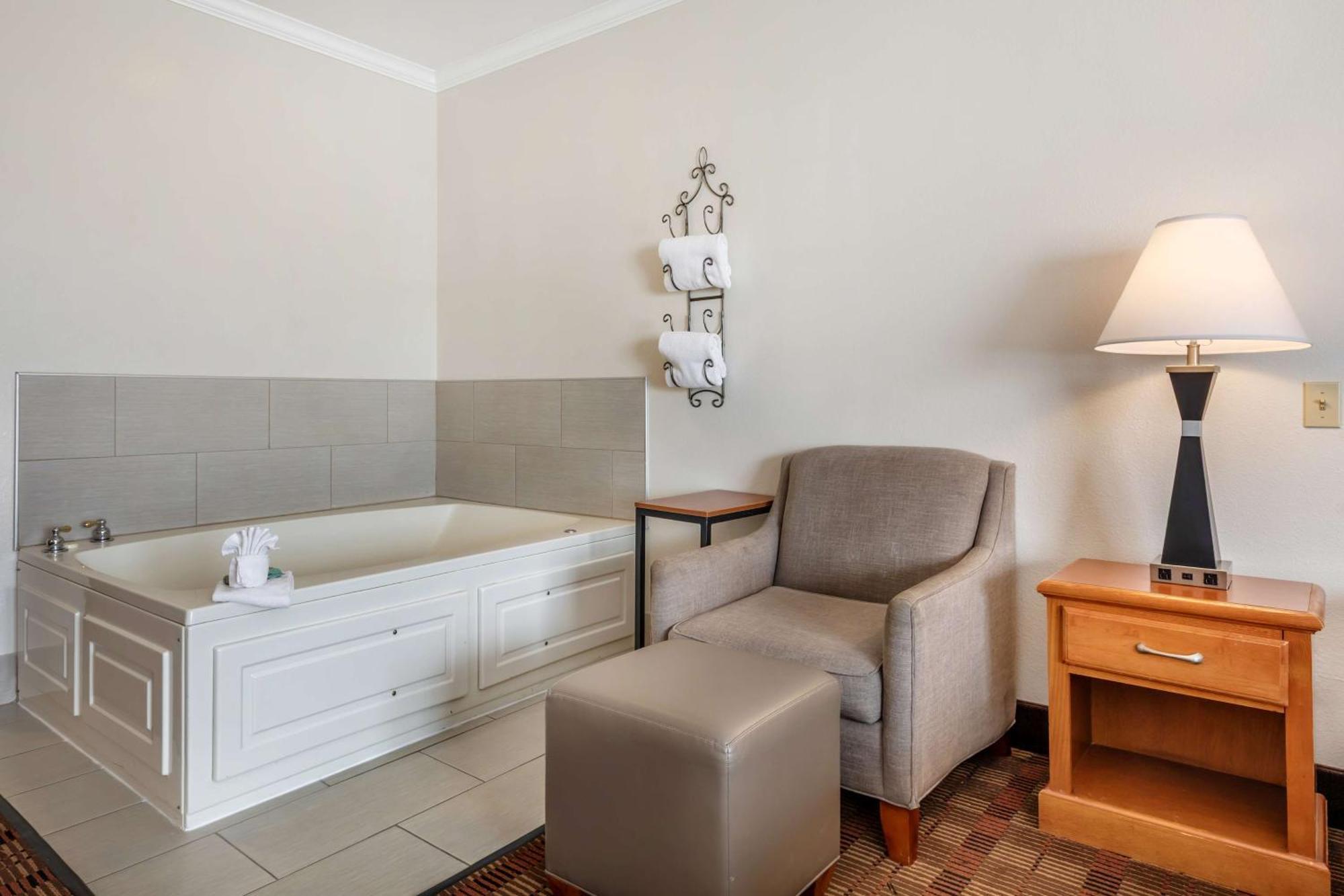 Best Western Club House Inn & Suites Mineral Wells Экстерьер фото